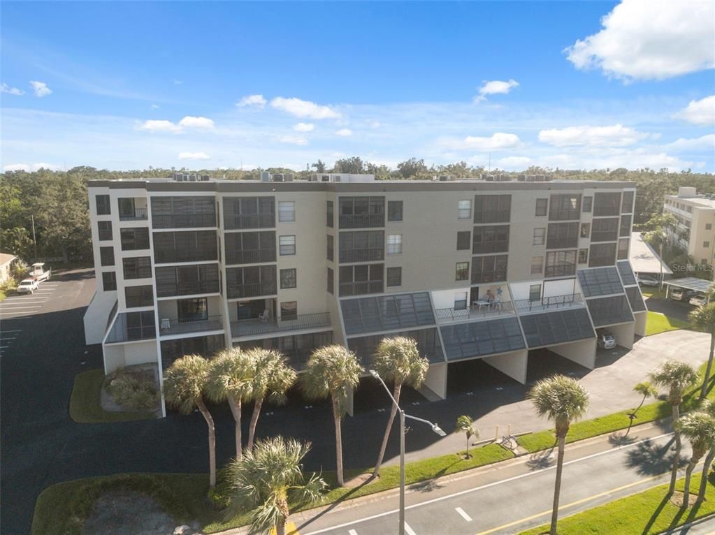 Exterior, Facade, Condo Building