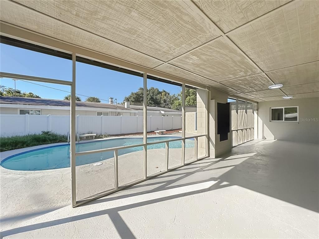 Interior, Pool, Sun Room