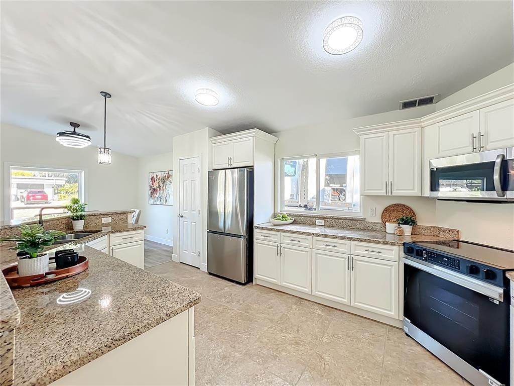 Dining room, Interior, Kitchen, Pendant Lights