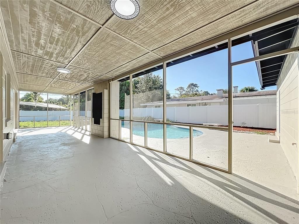 Interior, Pool, Sun Room, Water