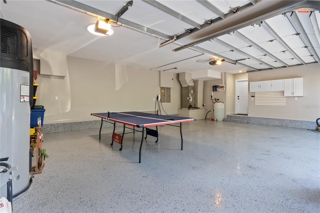 Game Room, Interior