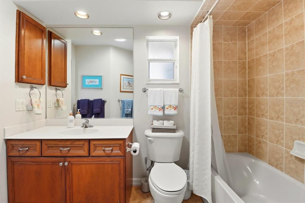 Bathroom, Interior, Recessed Lighting