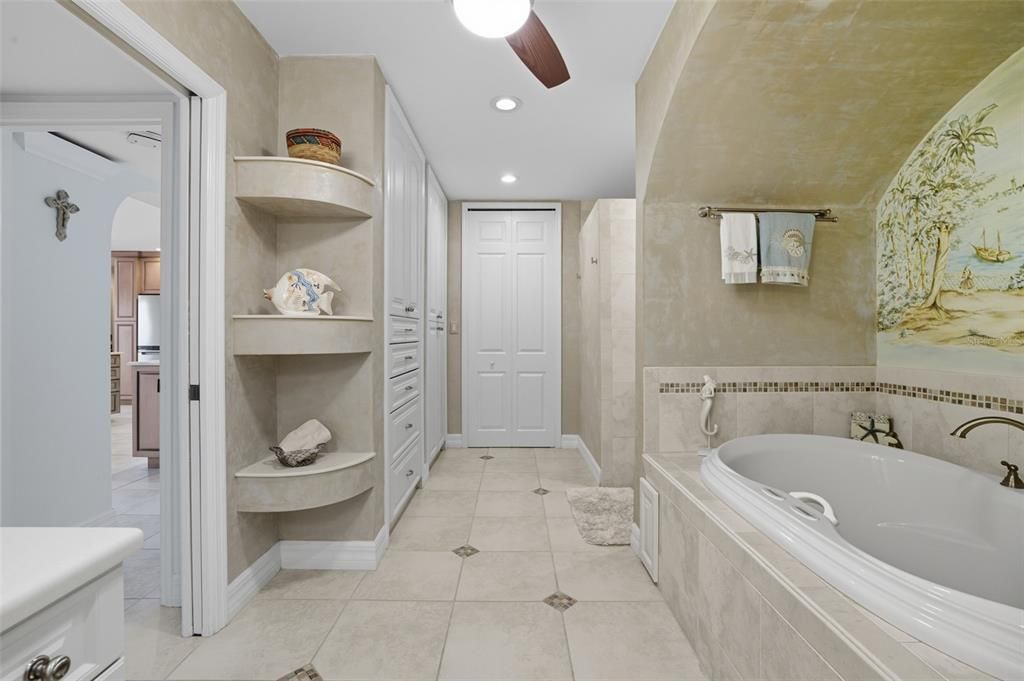 Bathroom, Interior, Recessed Lighting