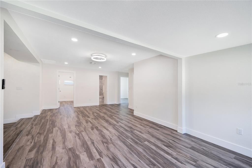 Empty room, Interior, Recessed Lighting, Wood Texture Flooring