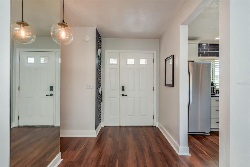 Interior, Pendant Lights, Recessed Lighting, Wood Texture Flooring