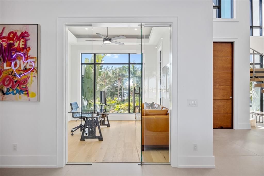 Interior, Recessed Lighting, Wood Texture Flooring