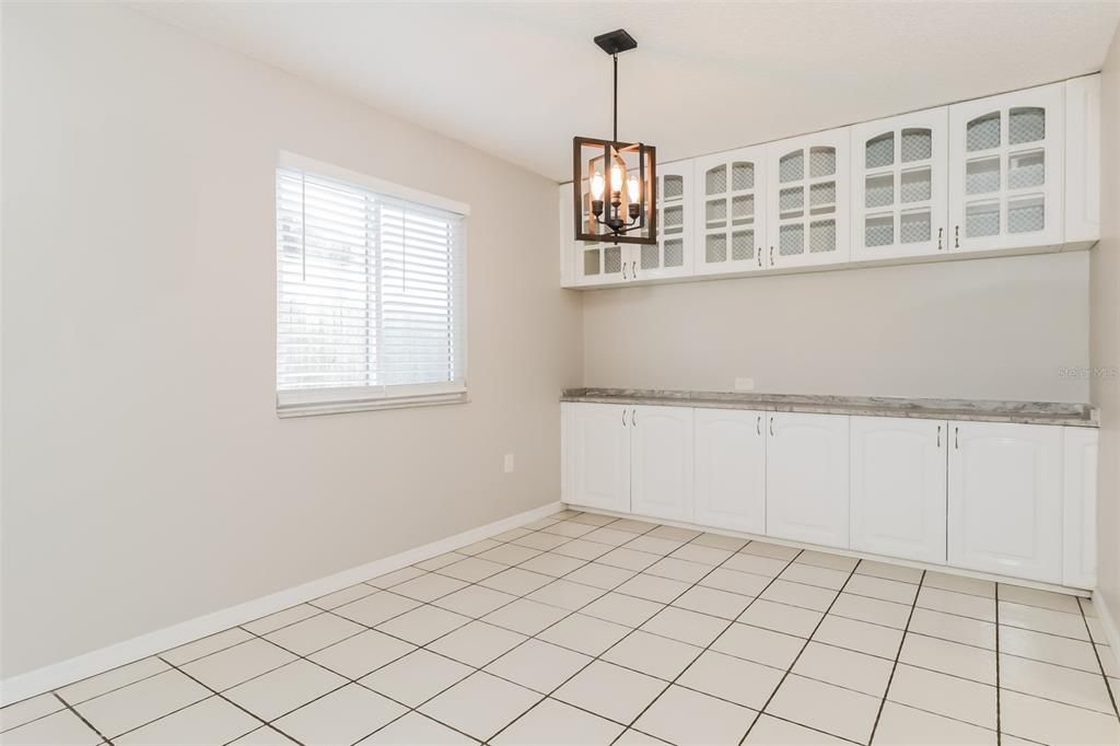 Empty room, Interior, Pendant Lights