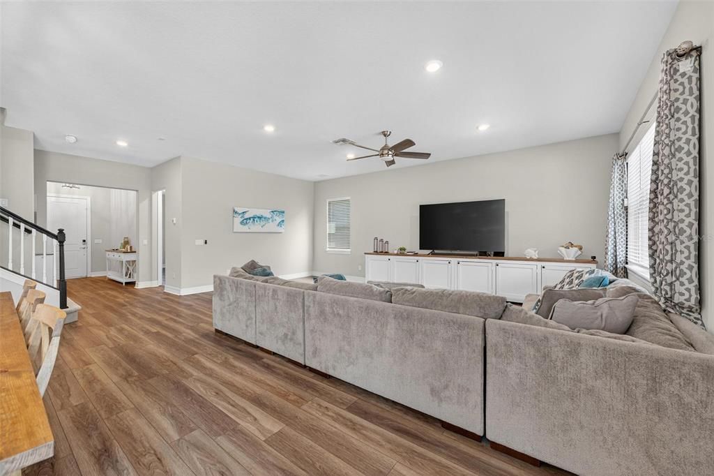 Interior, Living room, Recessed Lighting, Wood Texture Flooring