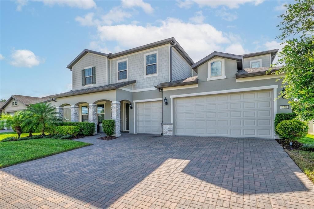 Attached, Exterior, Facade, Mediterranean