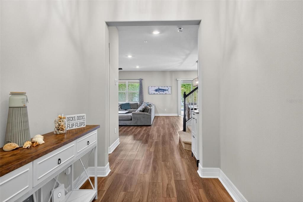 Interior, Pendant Lights, Recessed Lighting, Wood Texture Flooring