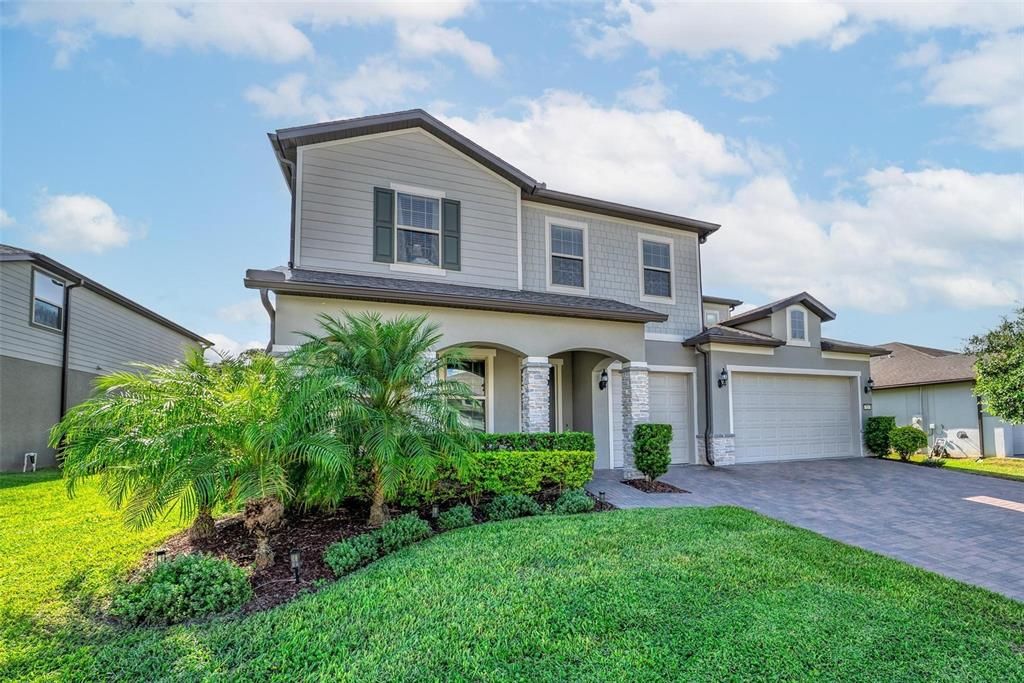 Attached, Exterior, Facade, Farmhouse