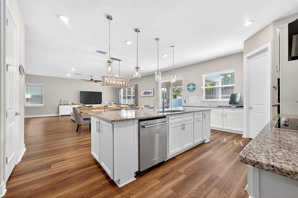 Dining room, Interior, Kitchen, Pendant Lights, Recessed Lighting, Wood Texture Flooring