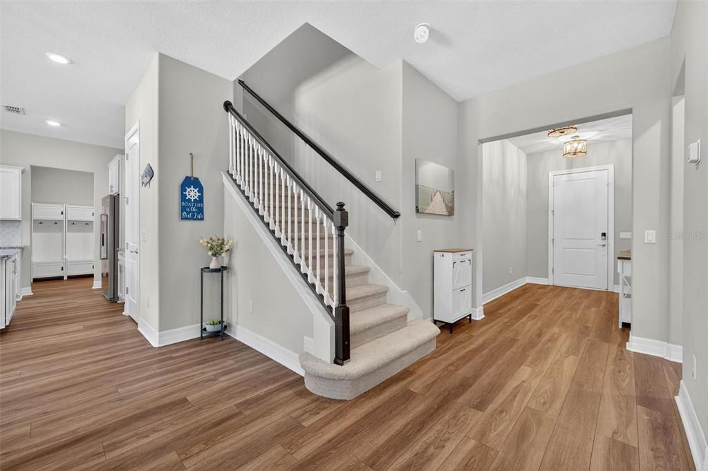 Interior, Recessed Lighting, Wood Texture Flooring