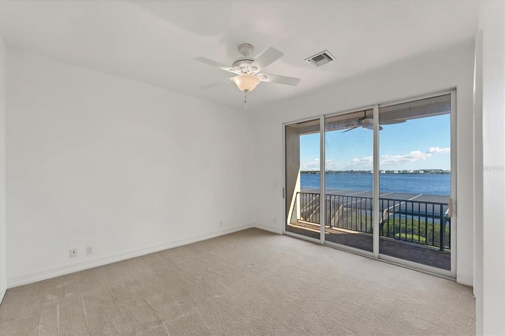 Empty room, Interior, Water