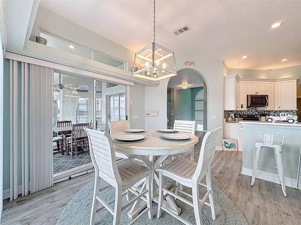 Dining room, Interior, Kitchen, Pendant Lights, Recessed Lighting, Wood Texture Flooring