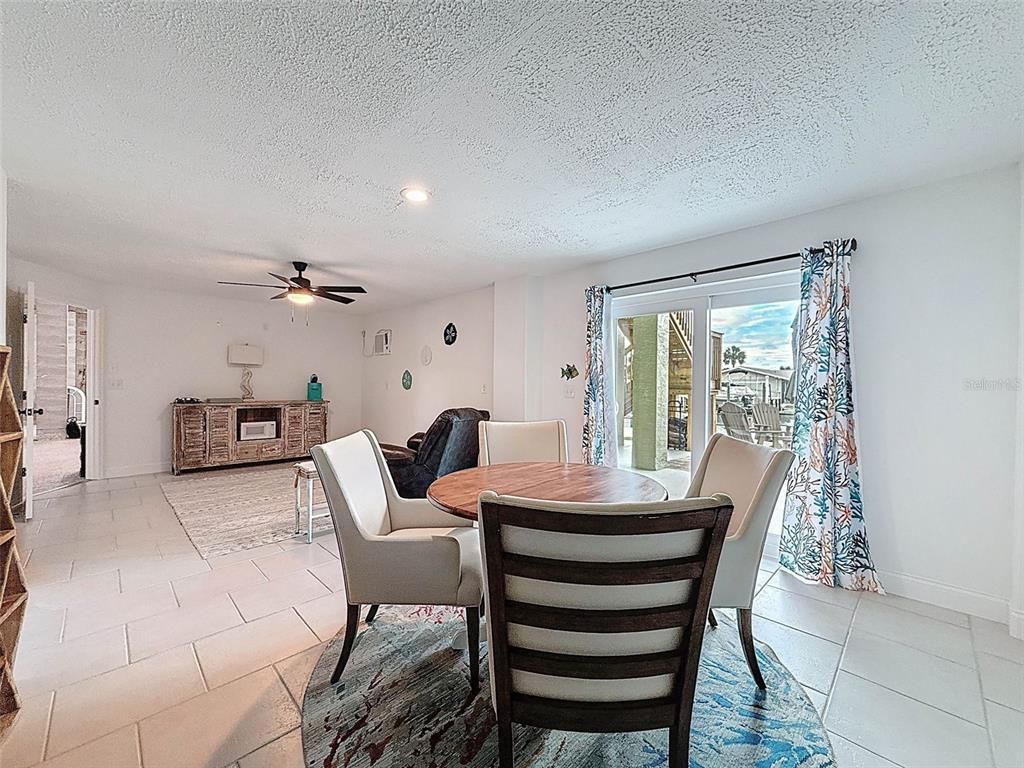 Dining room, Interior, Recessed Lighting