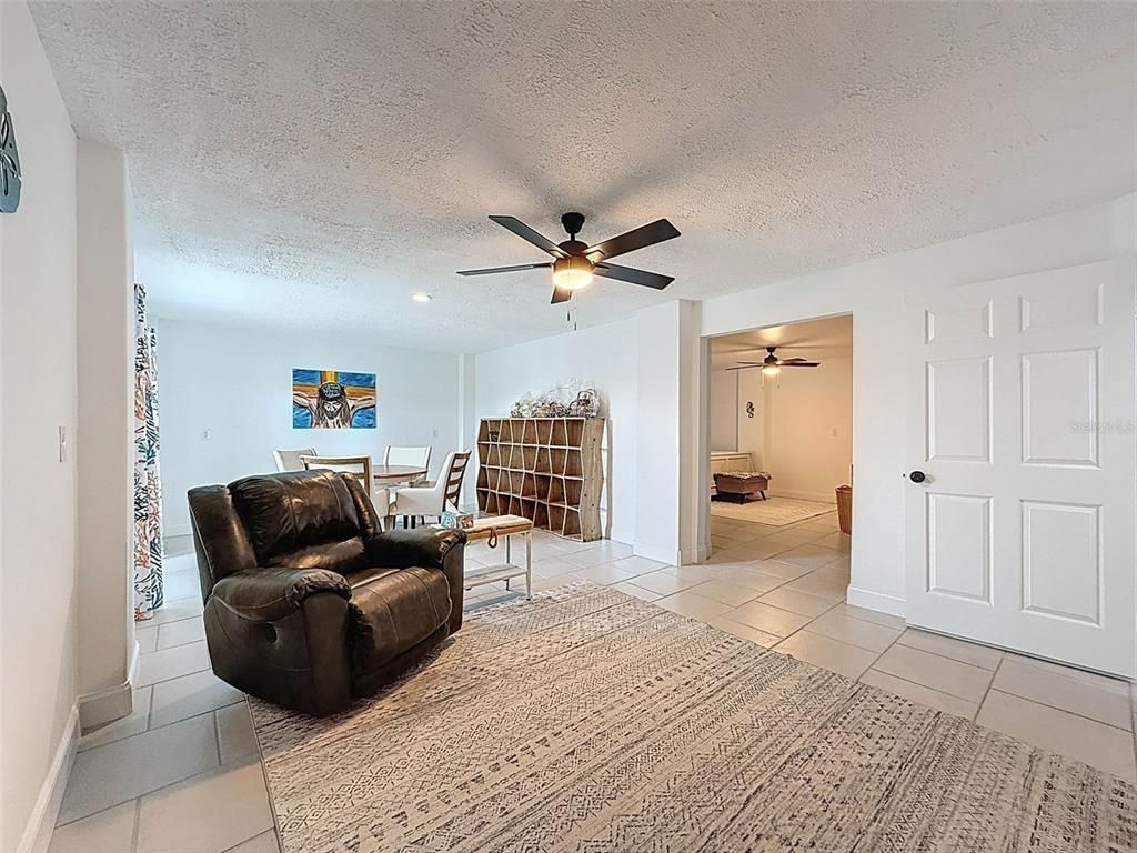 Dining room, Interior, Recessed Lighting