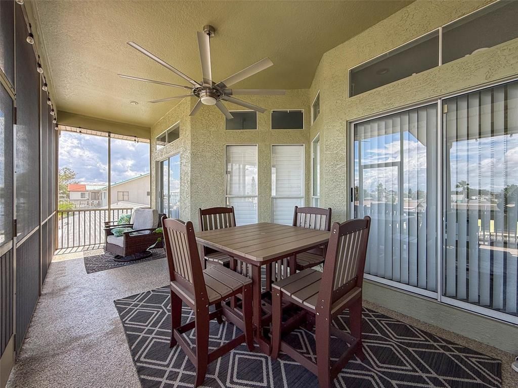 Dining room, Interior