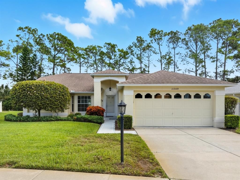 Attached, Exterior, Facade, Ranch