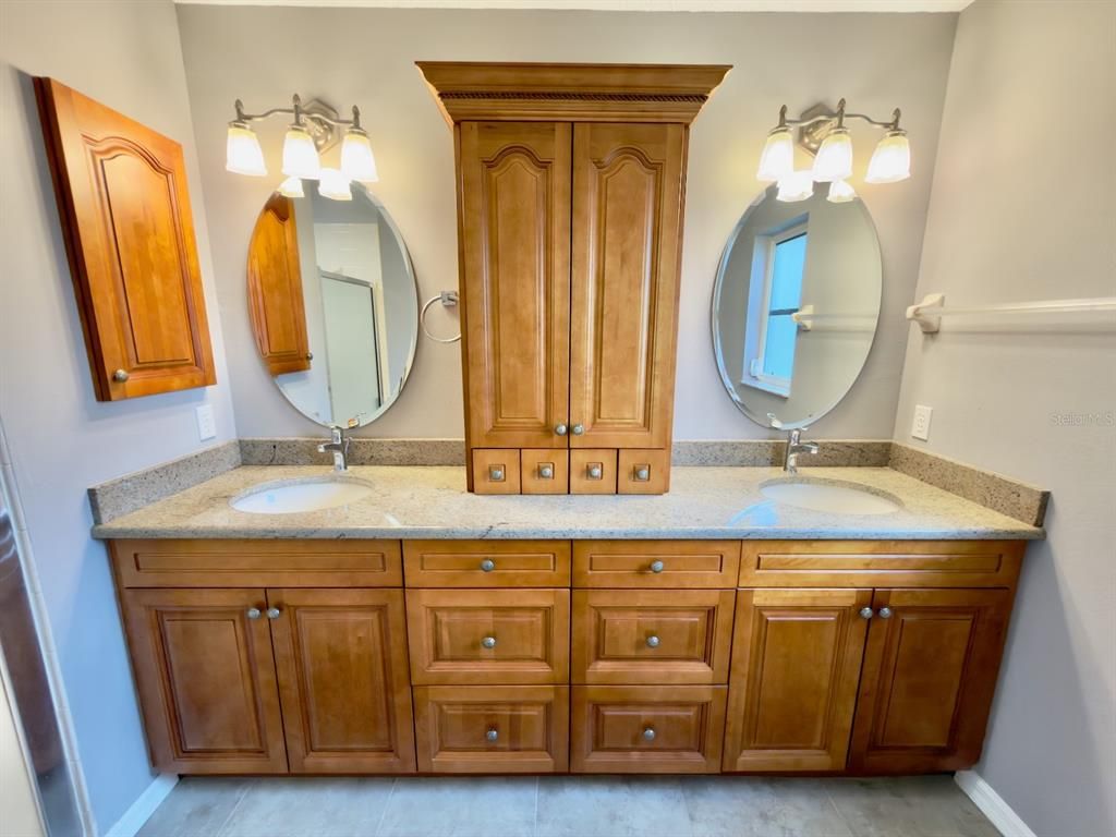 Bathroom, Dual Sink Vanities, Interior