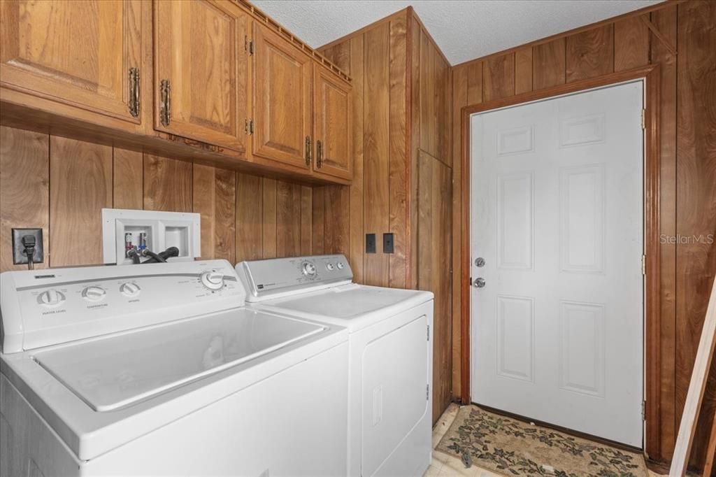 Interior, Washer, Wooden Walls