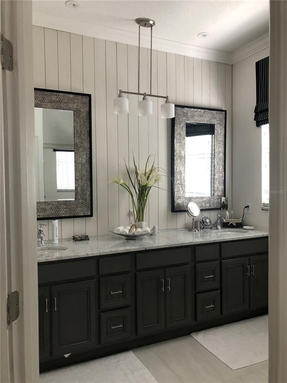 Bathroom, Dual Sink Vanities, Interior, Pendant Lights