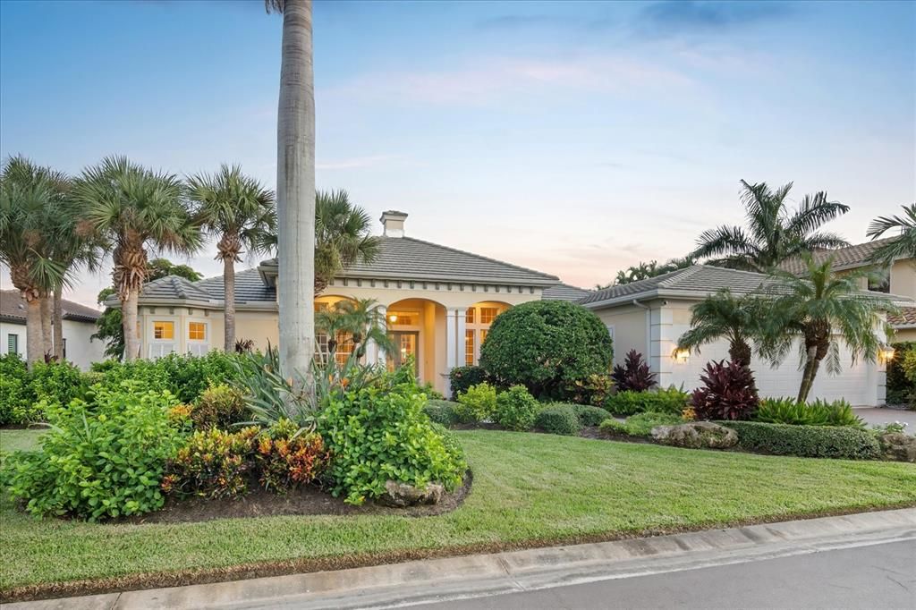 Exterior, Facade, Mediterranean