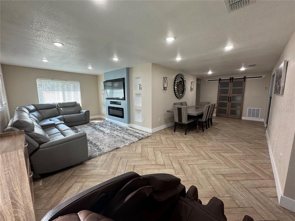 Dining room, Interior, Living room, Recessed Lighting, Wood Texture Flooring