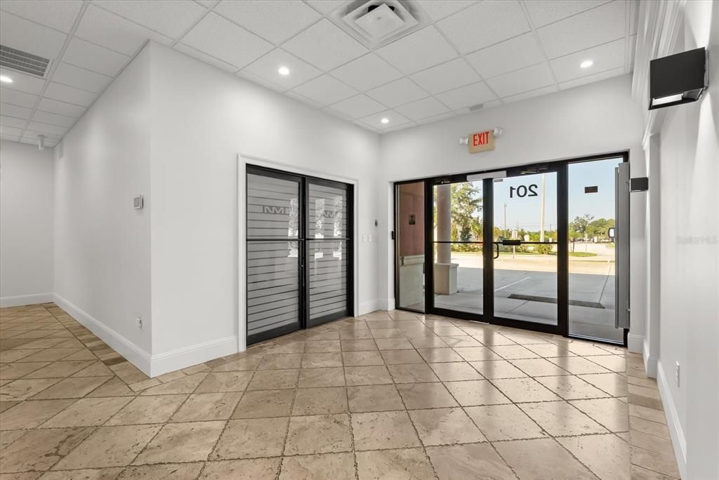 Empty room, Interior, Recessed Lighting