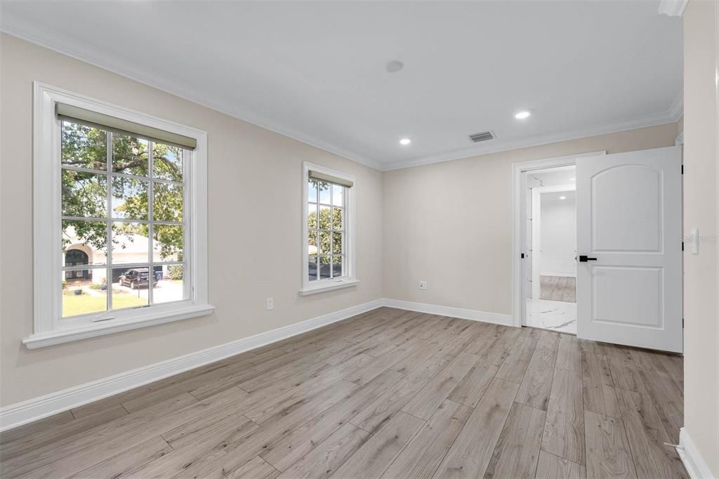 Empty room, Interior, Recessed Lighting, Wood Texture Flooring