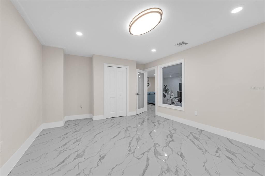 Empty room, Interior, Marble, Recessed Lighting