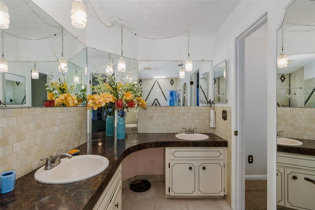 Bathroom, Dual Sink Vanities, Interior, Pendant Lights