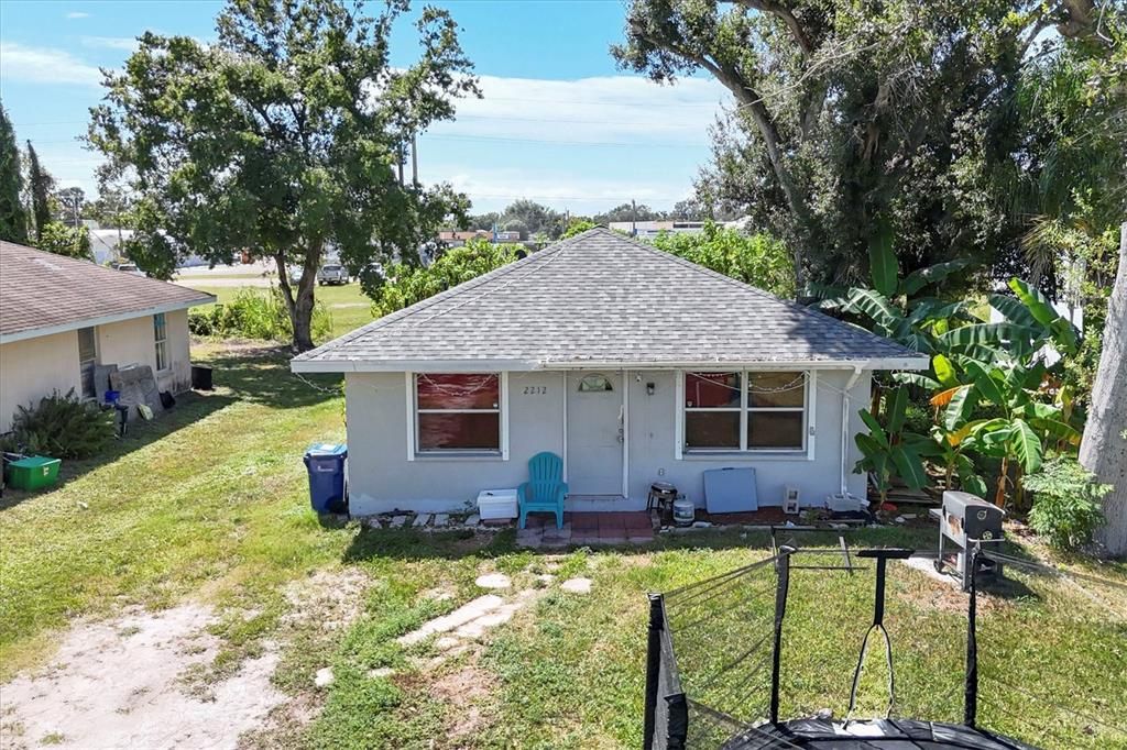 Backyard, Exterior