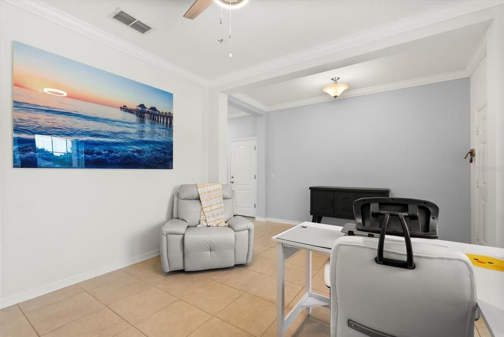 Home Office, Interior