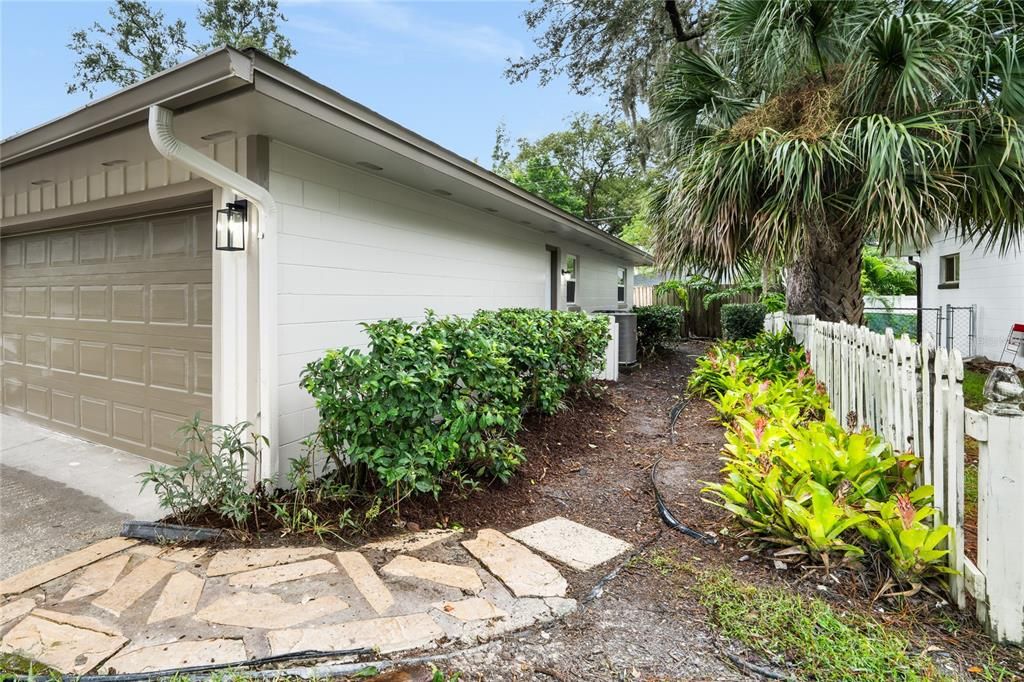 Detached Garage, Exterior