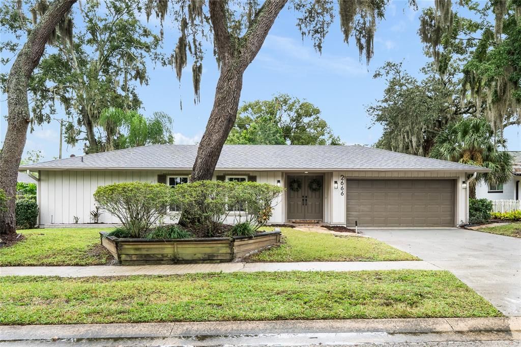 Attached, Exterior, Facade, Ranch