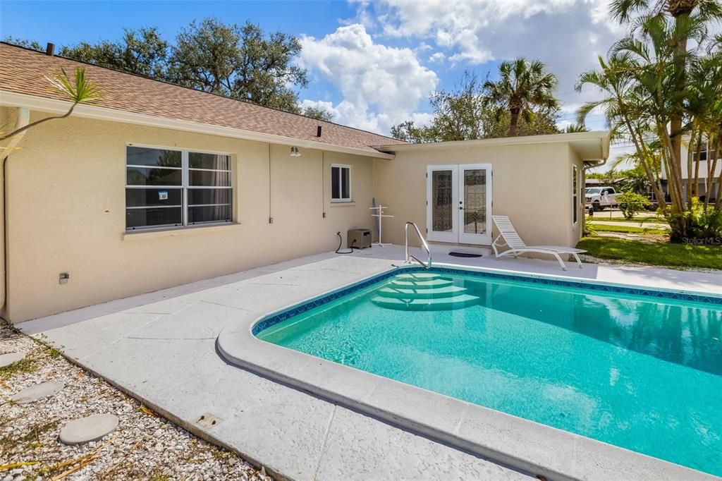Exterior, Pool