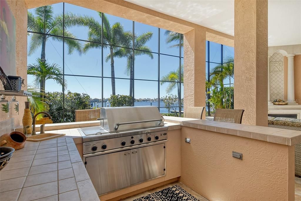 Exterior, Outdoor Kitchen, Water