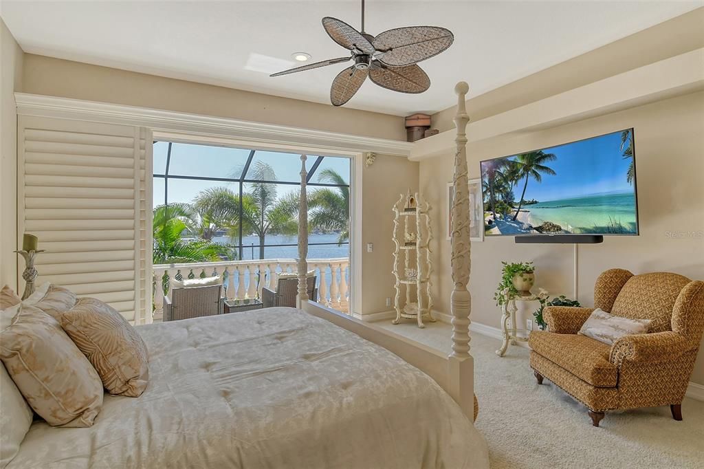 Bedroom, Interior, Recessed Lighting, Sun Room, Water