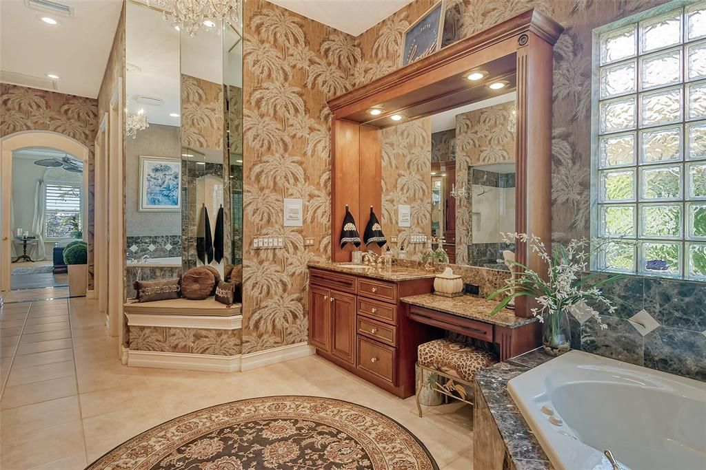 Bathroom, Interior, Recessed Lighting