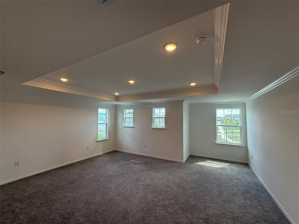 Empty room, Interior, Recessed Lighting