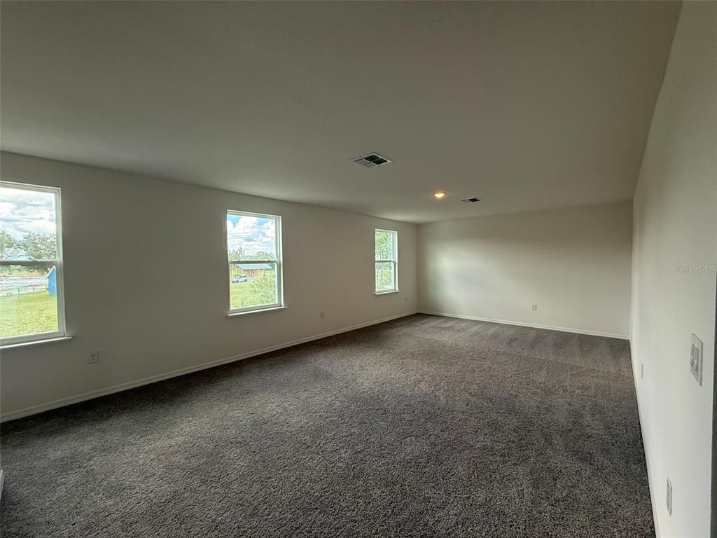 Empty room, Interior, Recessed Lighting