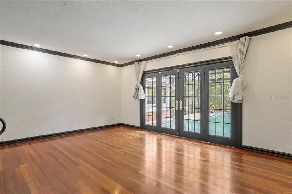 Empty room, Interior, Recessed Lighting, Wood Texture Flooring