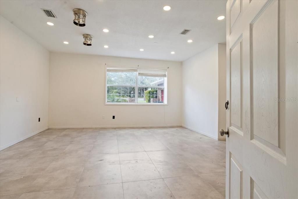 Empty room, Interior, Recessed Lighting