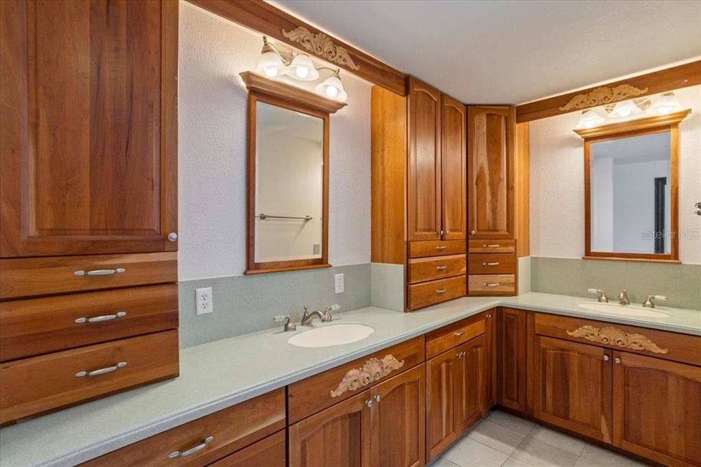 Bathroom, Dual Sink Vanities, Interior