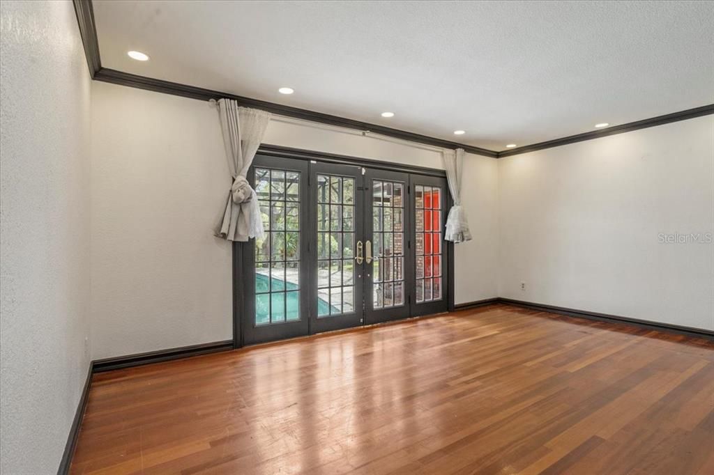 Empty room, Interior, Recessed Lighting, Wood Texture Flooring