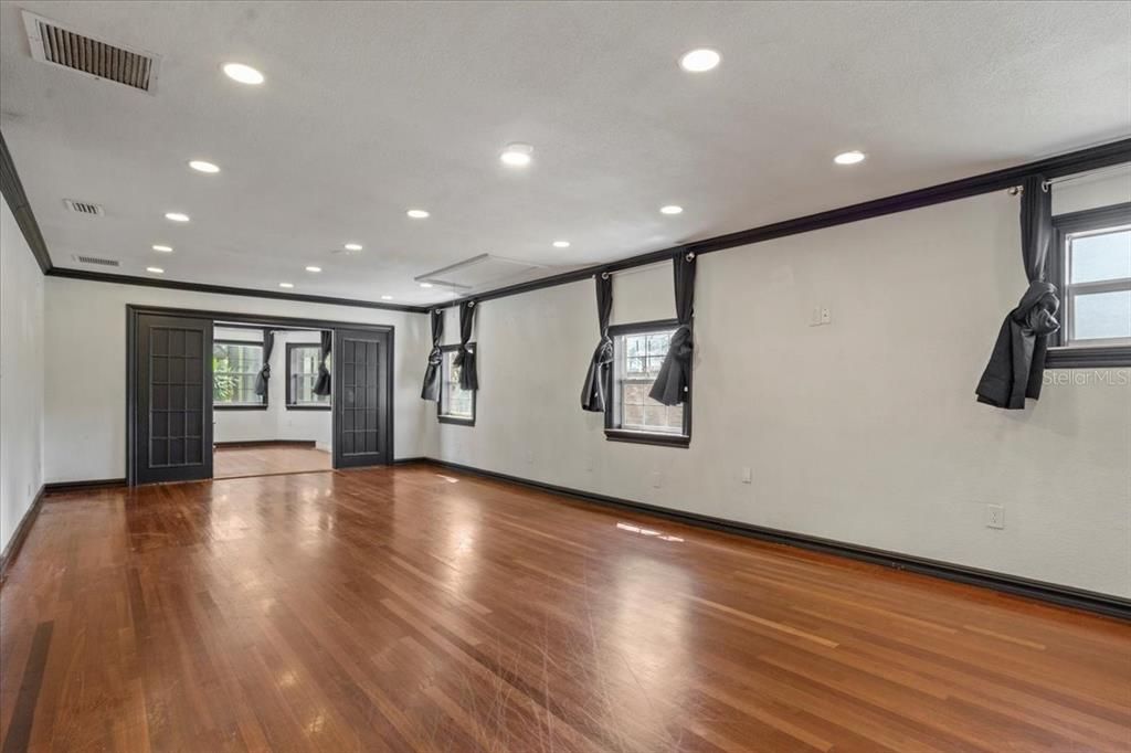 Empty room, Interior, Recessed Lighting, Wood Texture Flooring