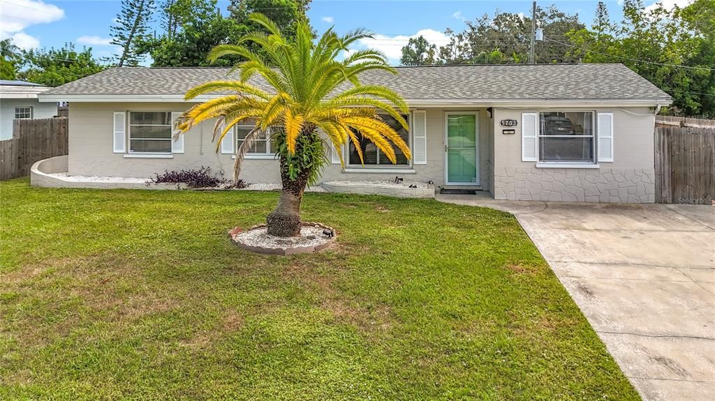 Backyard, Exterior, Facade, Ranch