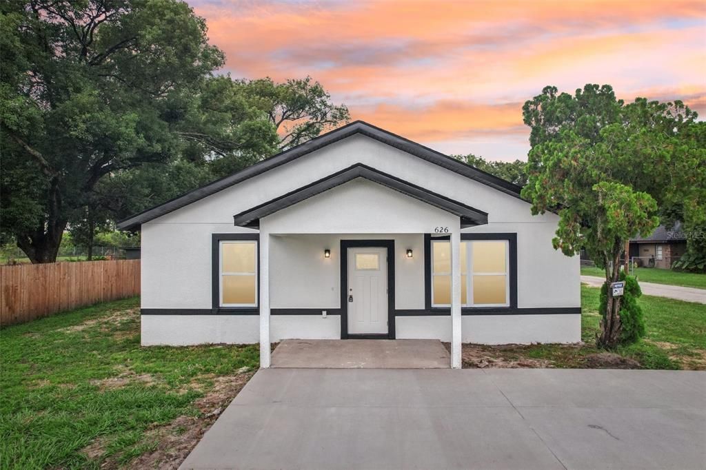 Exterior, Facade, None
