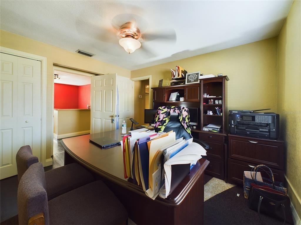 Home Office, Interior